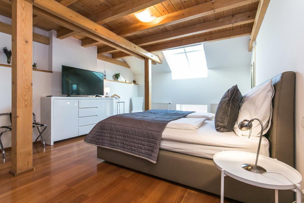 Attic Apartment By Wenceslas Square Praag Buitenkant foto